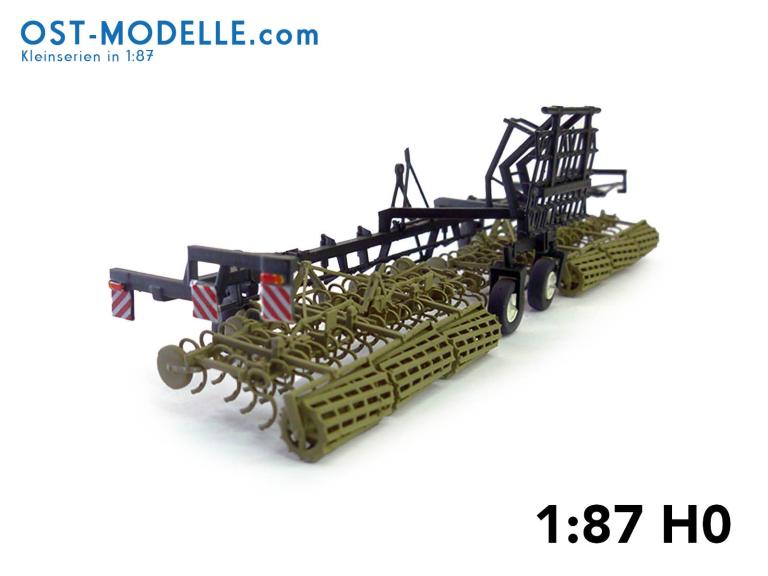 Preview: Koppelwagen T890 A01 Bodenbearbeitung 2 Feingrubber B231 Transportstellung siena